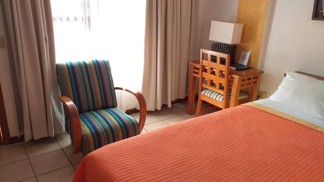 Hotel Y Restaurante Cesar Mariscos Тела Екстериор снимка